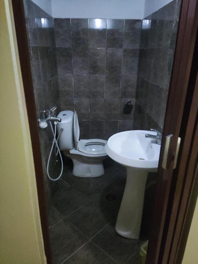 Dafina Hotel Тирана Экстерьер фото