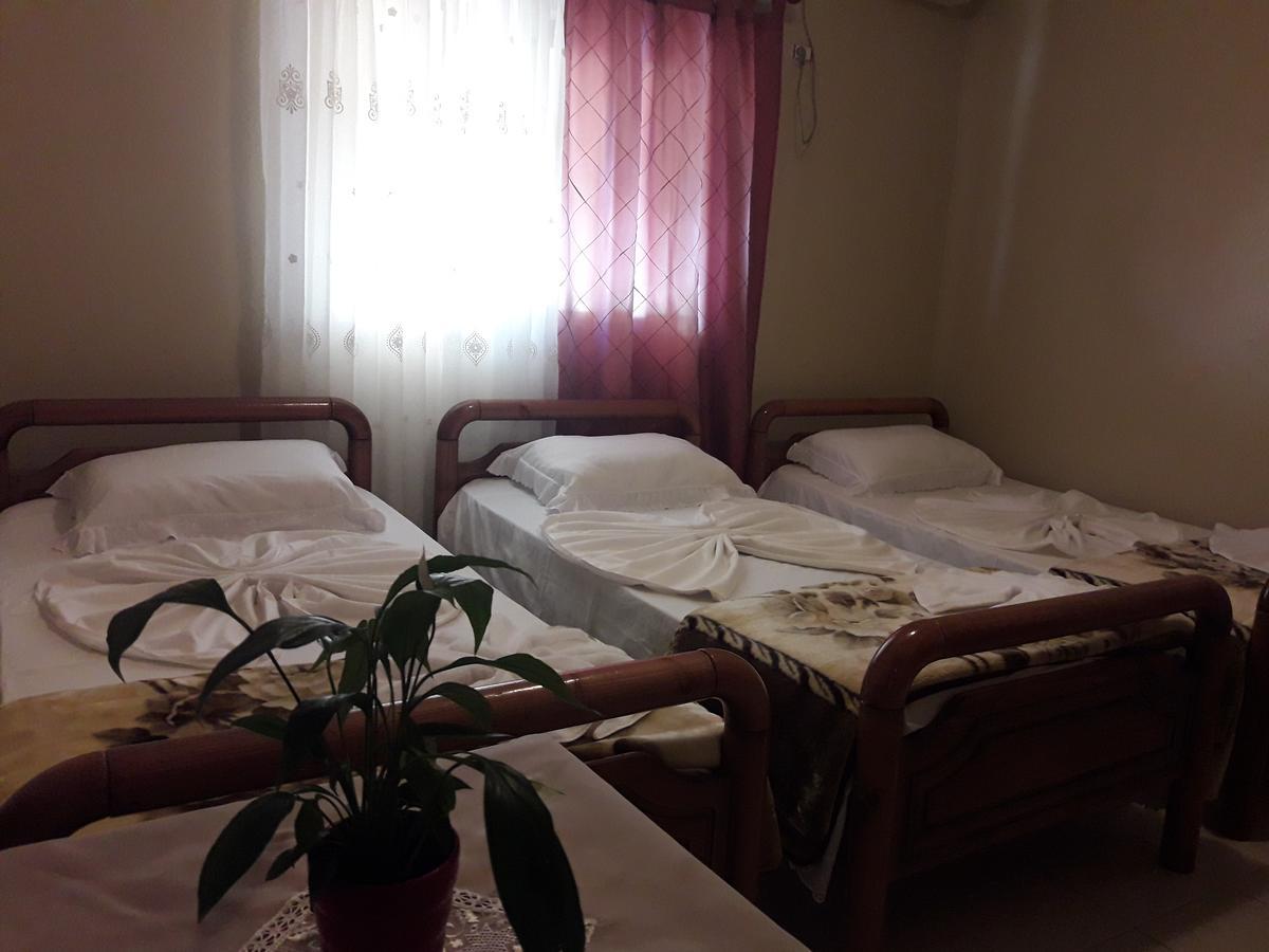Dafina Hotel Тирана Экстерьер фото
